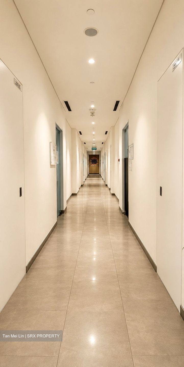 Woods Square (D25), Office #597795201